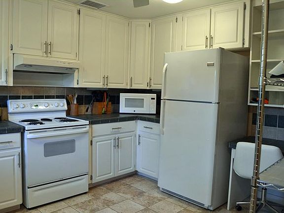 5th image of 151 W Davis Blvd