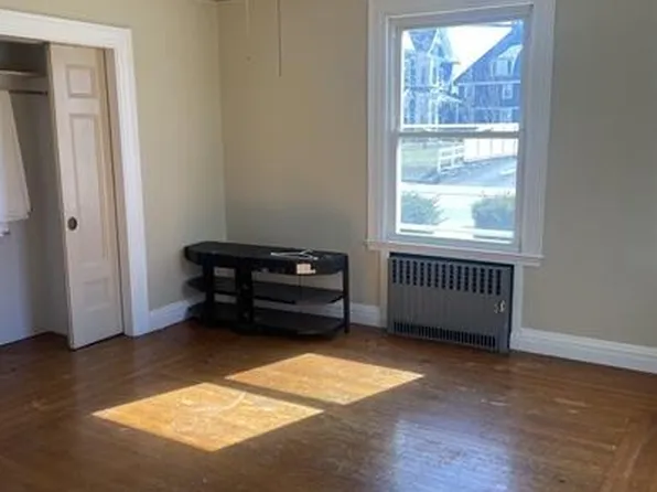 215 W Elm St, Brockton, MA