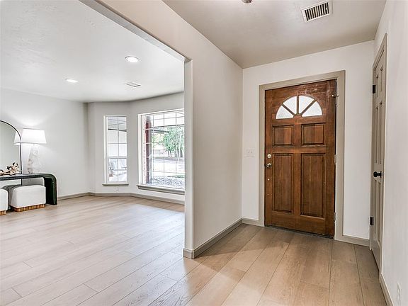 5th image of 1301 Mary Lee Ln