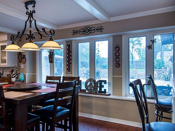 5th image of 1303 Sleepy Hollow Ln