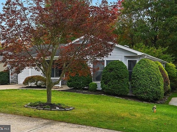 3rd image of 660 Canal Dr