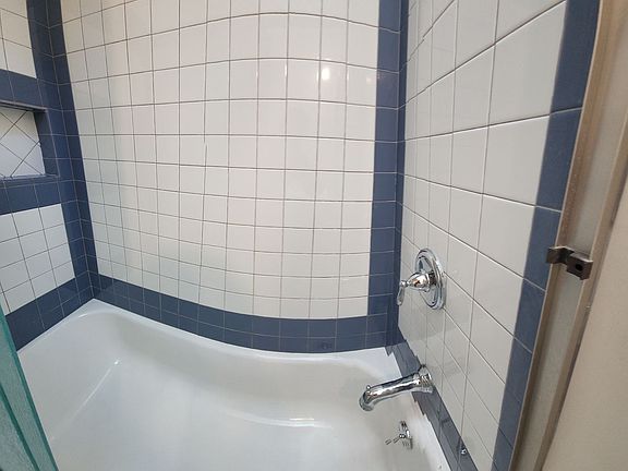4th image of 255 Chaplin Ln