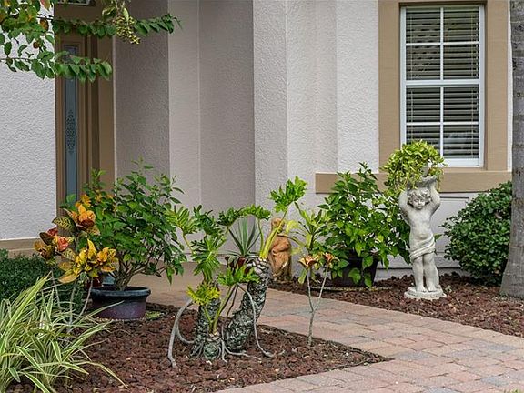 3rd image of 2692 Patrician Cir