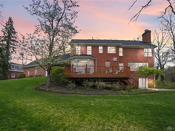 3rd image of 901 Oakwood Ave