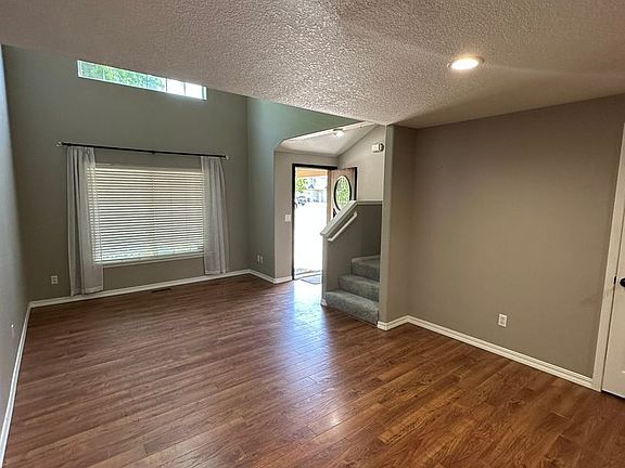 3rd image of 837 SE 61st Ave