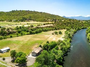 13151 Agate Rd, Eagle Point, OR 97524