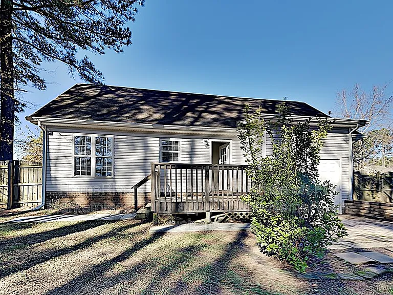 862 N Taylor St — Photo 23