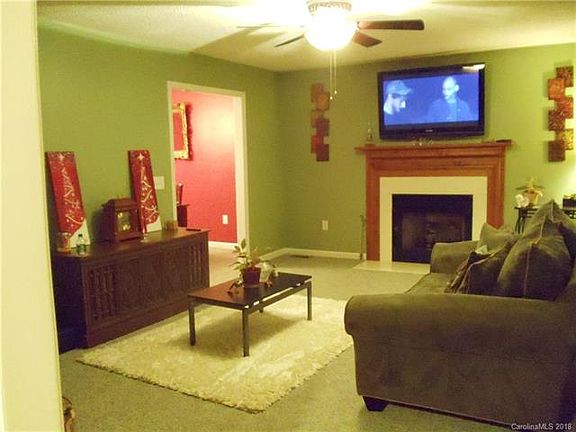 3rd image of 2135 Ashland Ct