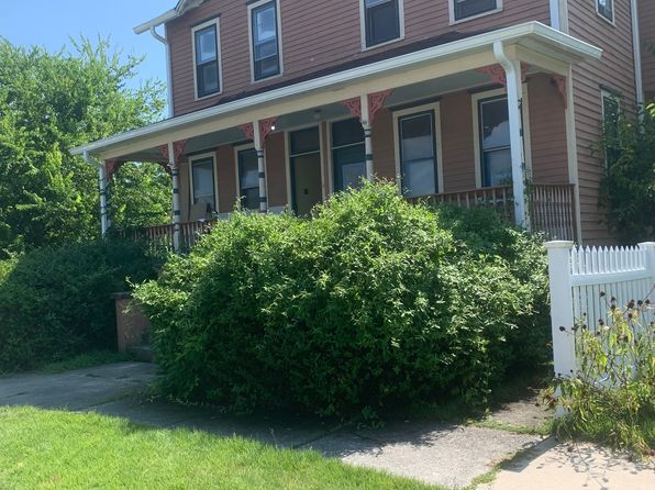 152 Chicago Ave #B