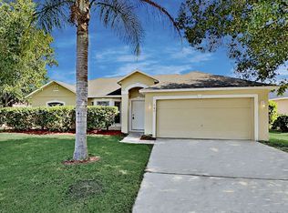 383 Velveteen Pl, Chuluota, FL 32766
