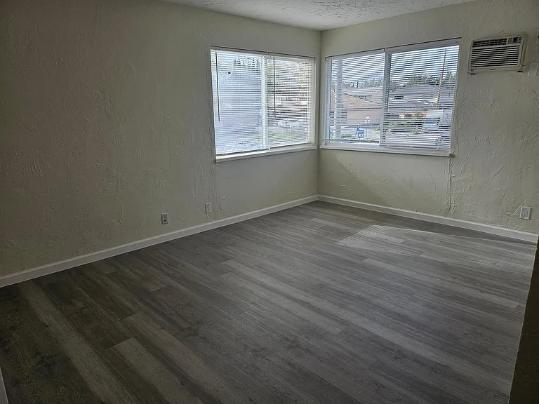 402 N Fair Oaks Ave — Photo 7