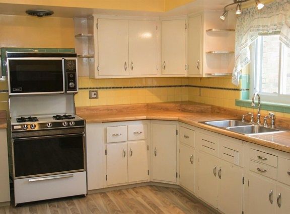 2nd image of 2105 Weron Ln
