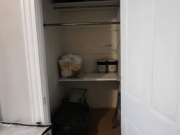 5th image of 2050 Lawrence Ave #2