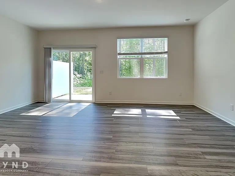 3015 Fulong Dr — Photo 5