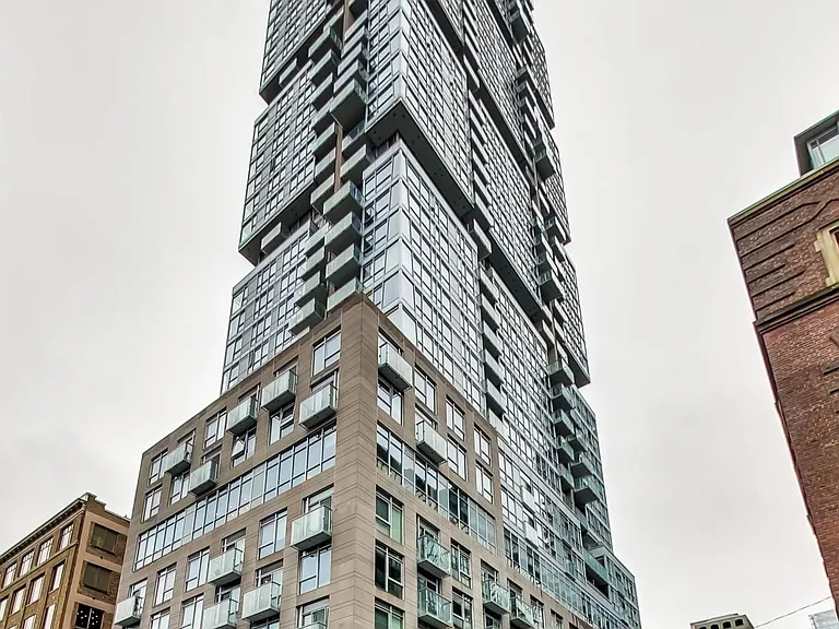 30 Nelson St #Townhouse 24 — Photo 34