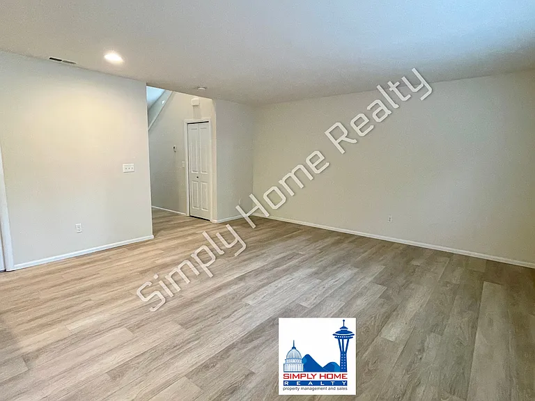 3696 London Loop NE — Photo 10