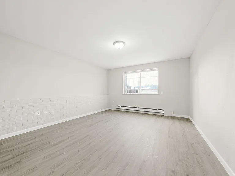Tailwinds Apartments — Photo 17