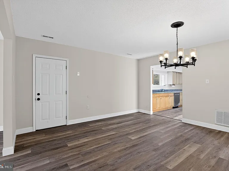 32 Rosewood Rd S — Photo 5
