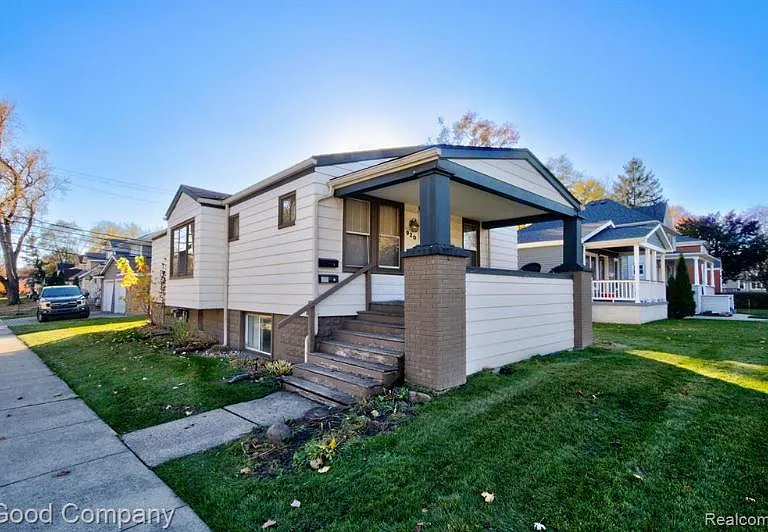 920 E Lincoln Ave #1 — Photo 1