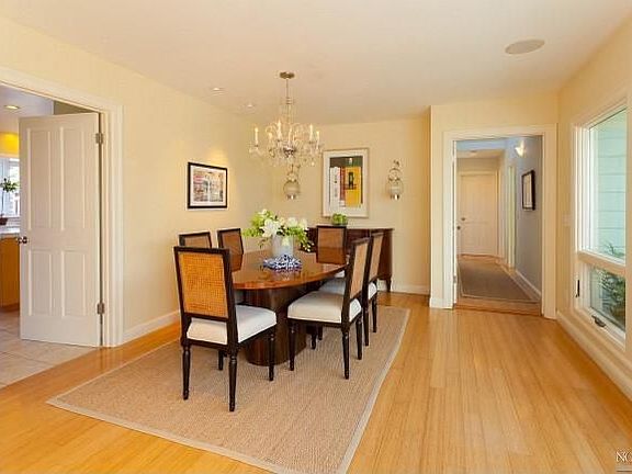 5th image of 25 College Ct
