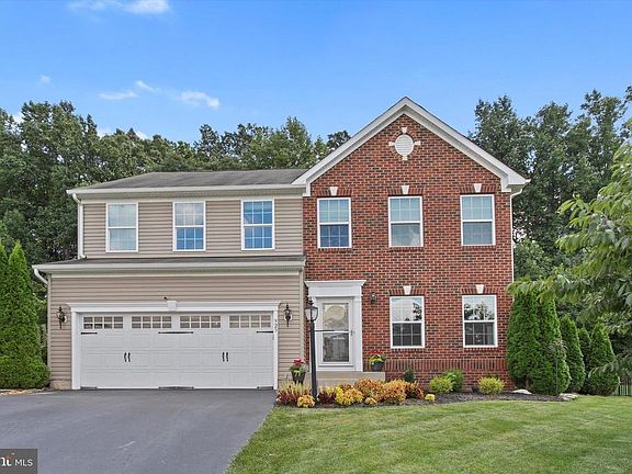 2nd image of 923 Countryside Rd