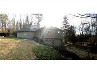 61 Butterfield Ter, Amherst, MA 01002