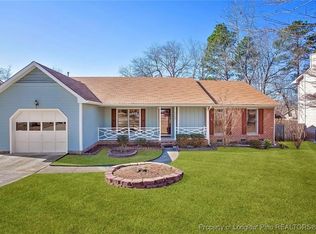 7462 Fairpoint Rd, Fayetteville, NC 28314