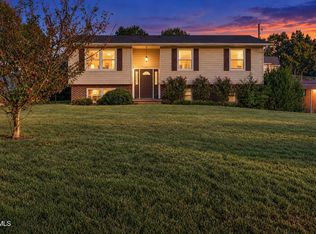 466 Old Hickory Cir, Church Hill, TN 37645