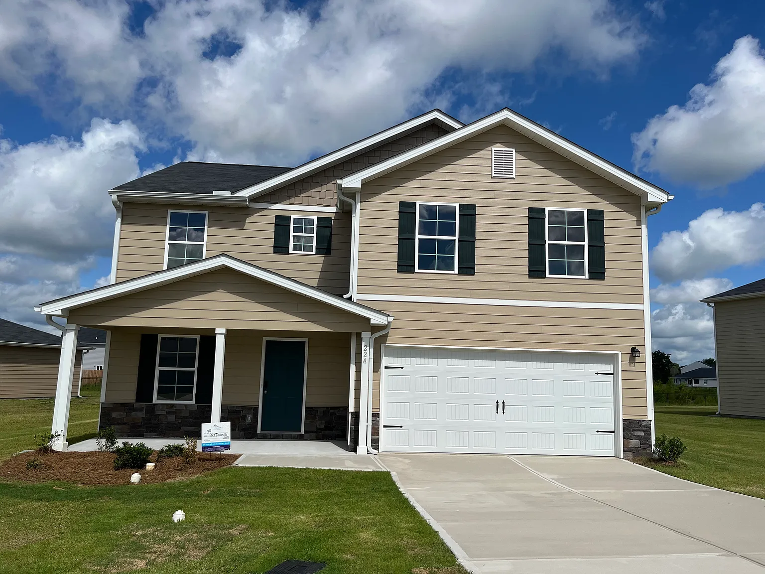 4 bed, 2014 sqft, $2,100 — Photo 1