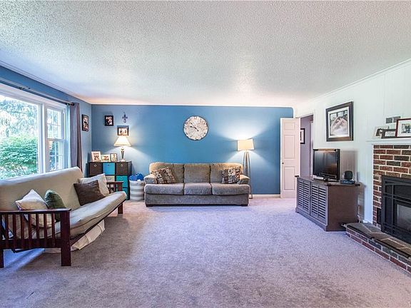 4th image of 4765 Margaret Dr