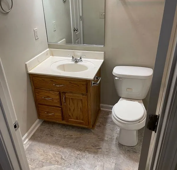 1604 Baucom Dr — Photo 8
