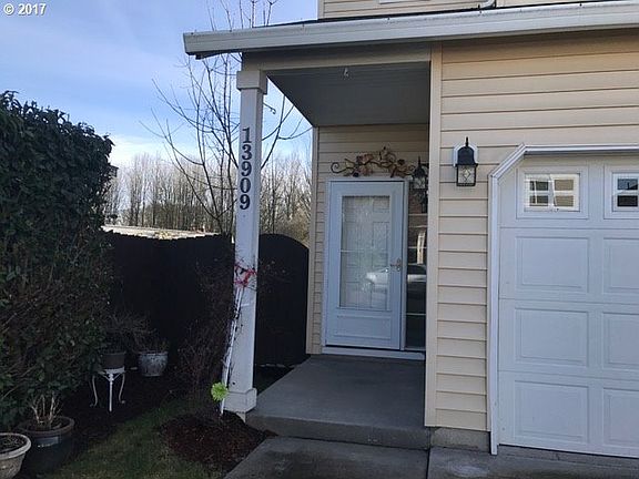 2nd image of 13909 NE 62nd Cir