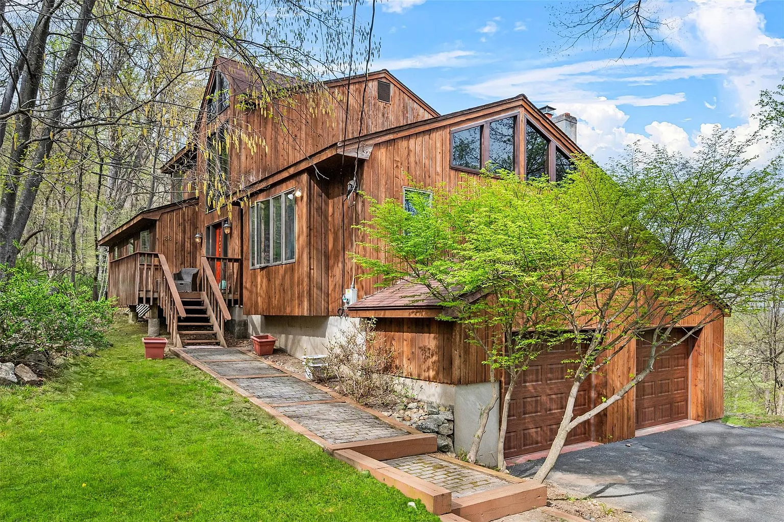 38 Ridgetop Drive photo 1