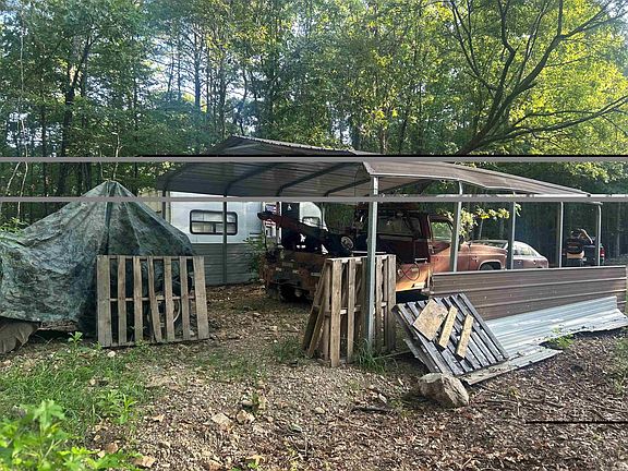 2nd image of Camden Ln