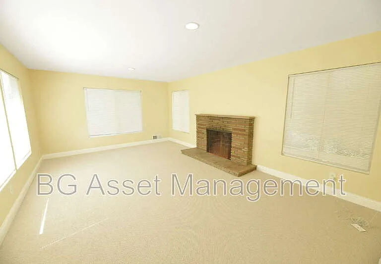 3830 Twin Oaks Way — Photo 9