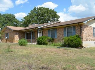 214 Rolling Oak Dr, Elgin, TX 78621