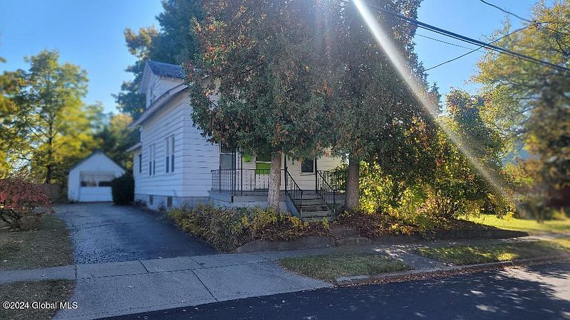 2nd image of 113 Hunter Street