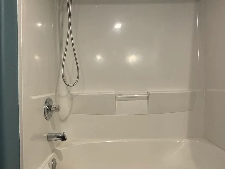 130 N Franklin Ave #2 — Photo 9