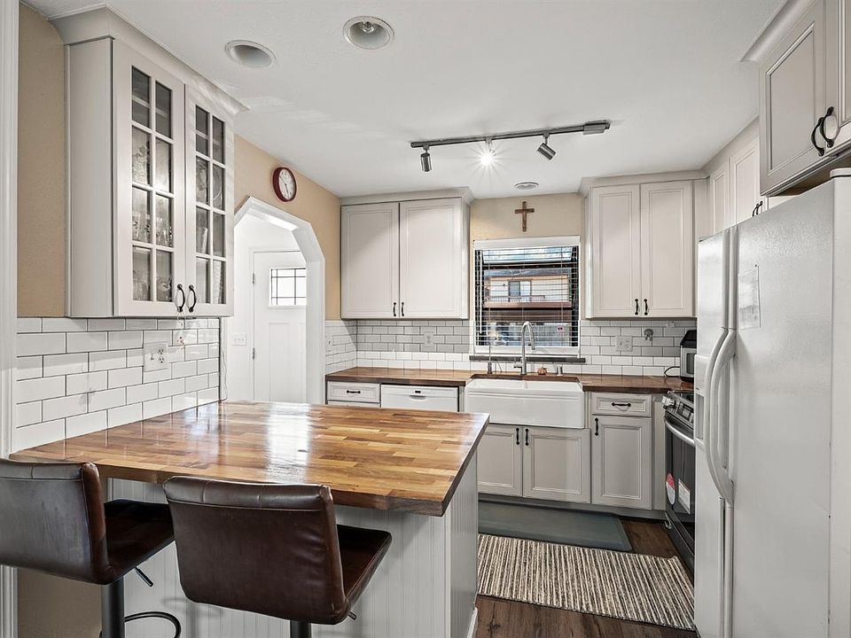 1st image of 4291 Patterson Dr APT 17