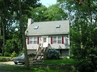 21 Albatross Dr, Saunderstown, RI 02874