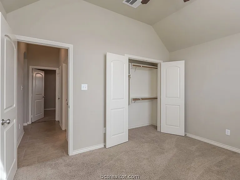 2020 Turning Leaf Dr — Photo 11