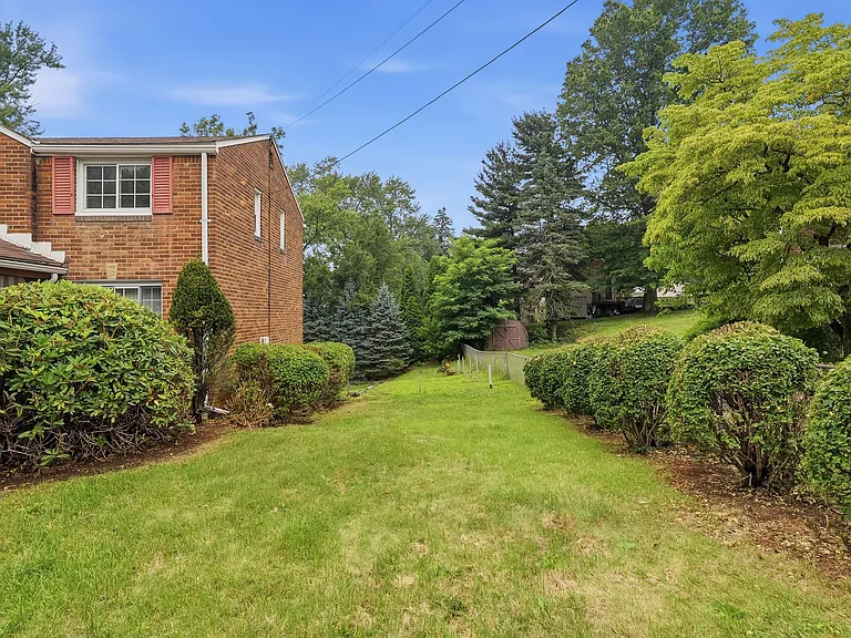 951 Rita Dr — Photo 30