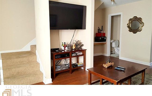 1st image of 220 Lanier Dr APT 12