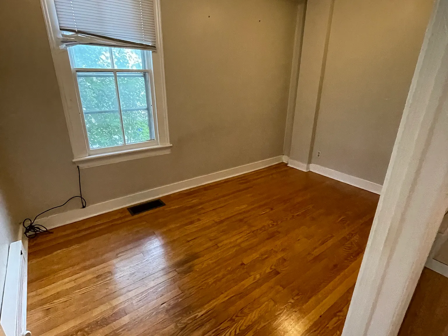 1 bed, 700 sqft, $1,200 — Photo 2