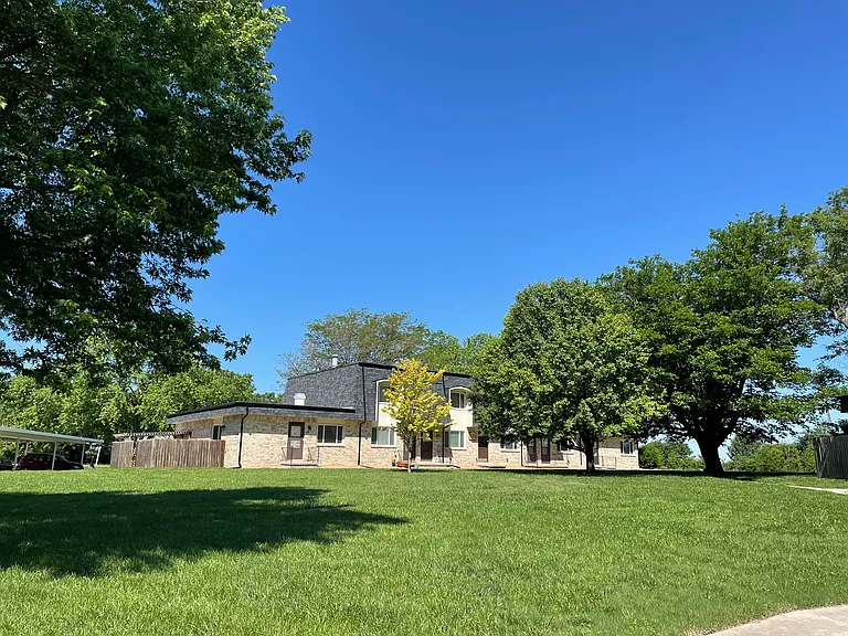 111 Lynn Ln #6 — Photo 3