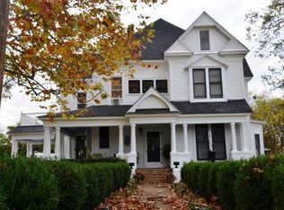 1219 S Sycamore St, Palestine, TX