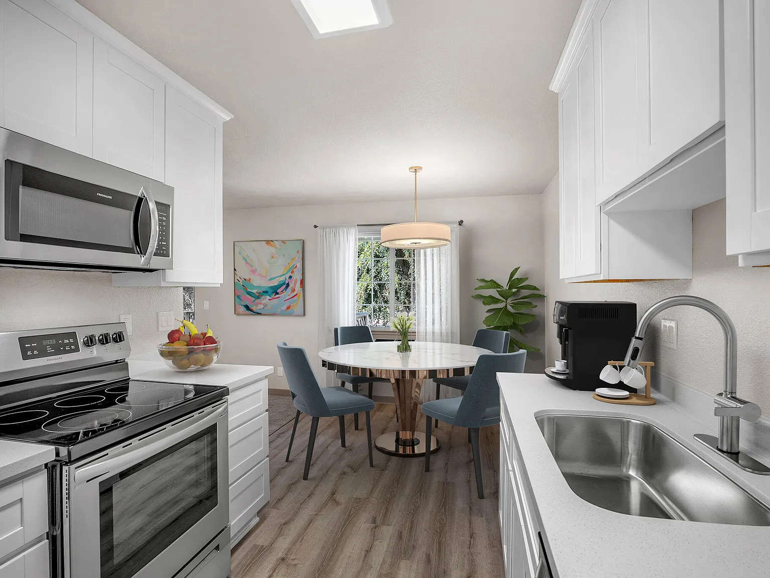 River Walk Apartments — Photo 4