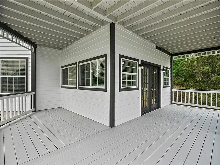 401 Paradise Dr — Photo 14