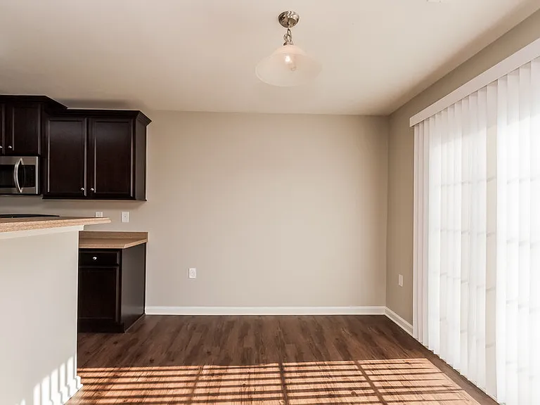 1537 Summer View Ln — Photo 5