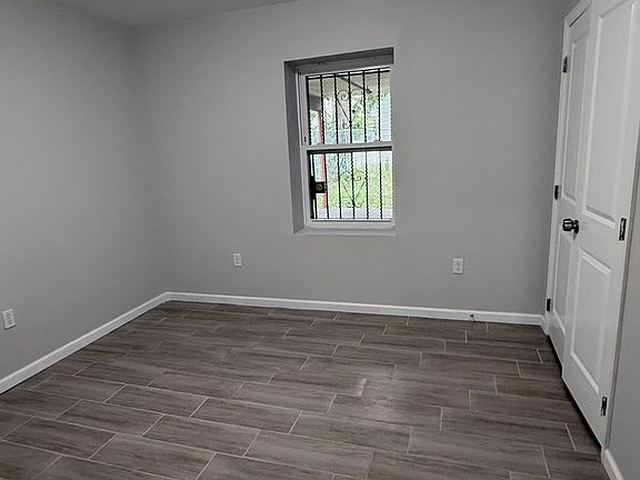 5th image of 388-390 S 6th St #1